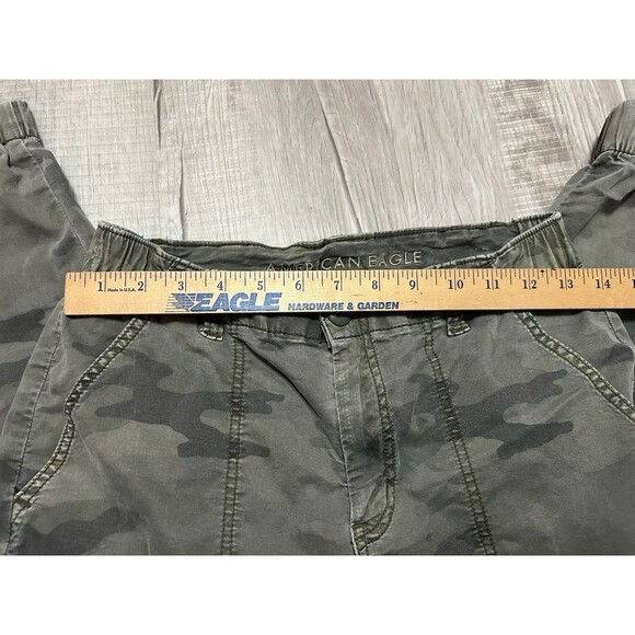 American Eagle Camo CARGO Crop Pants Womens Teen 28x26 - Picture 3 of 5